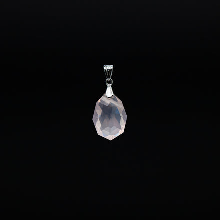 Minimalist Rose Quartz Pendant | 14-20mm Oval Cut | The Essence of Softness, Refined.